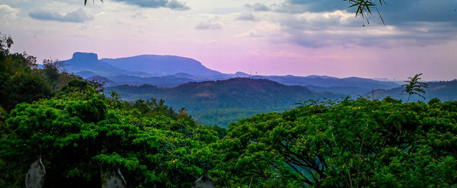 A volunteer in Sri Lanka captures the sunset over the mountains in Kadugannawa. 